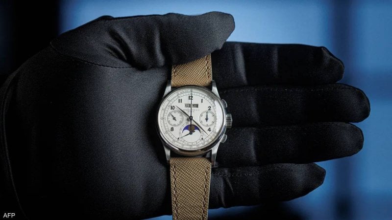 "تحفة من الفولاذ"... ساعة تُباع بـ17.6 مليون دولار في جنيف