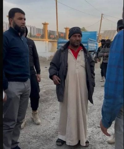 عامل نظافة يبكي من السخرية... والسلطات تتحرك! (فيديو)