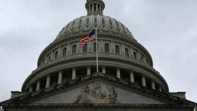 بعد 41 يوماً من الشلل... مجلس الشيوخ يُقرّ اتفاق إعادة فتح الحكومة الأميركية