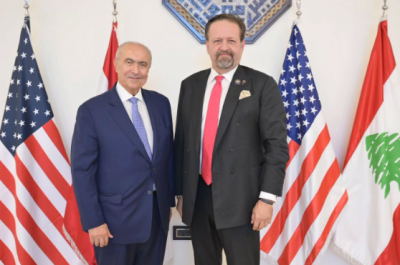 لقاء يجمع مخزومي مع وفد أميركي رفيع... والإصلاح في صدارة الحوار (صور)