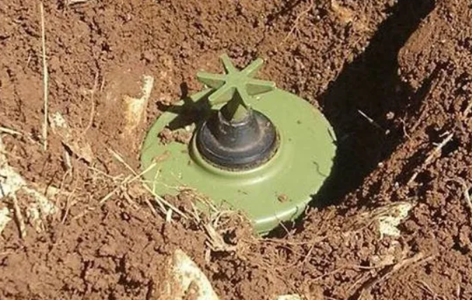 قرب الحدود اللبنانية - السورية... إصابة شابين بانفجار لغم