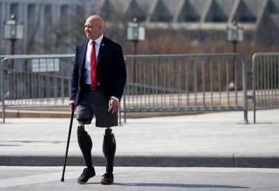 براين ماست... من هو الجمهوري الذي يملك قرار إسقاط قانون قيصر بيده؟