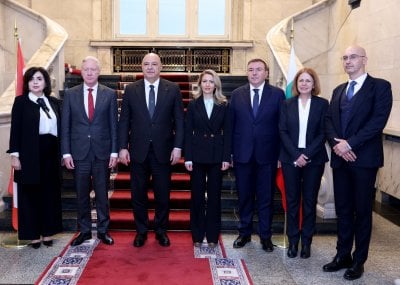  بعد زيارة رسمية ناجحة... عون يعود من بلغاريا