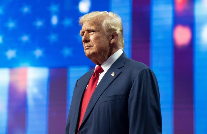 جدل اعلامي... خطاب ترامب يُسقط إدارة اذاعة بريطانية 