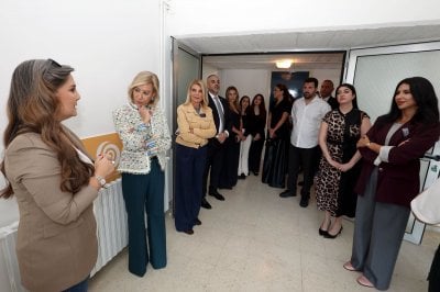 السيدة الأولى تزور 