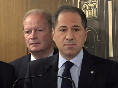 الجميّل يفتح 