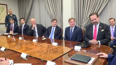 تهديد مباشر من وفد الخزانة الأميركية؟ (فيديو)
