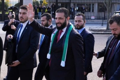 الشرع يحصل على هدية صادمة من ترامب وذو الأرجل الحديدية… 