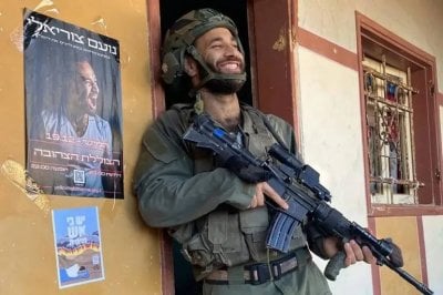 جندي إسرائيلي تحت الملاحقة في التشيك… شكوى جنائية من 