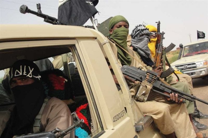 موجة خطف تضرب مالي… جماعة متشددة تعزل العاصمة اقتصاديًا