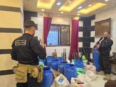 اعتقال رجل دين موالي لـ نطام الأسد في طرطوس (صور)