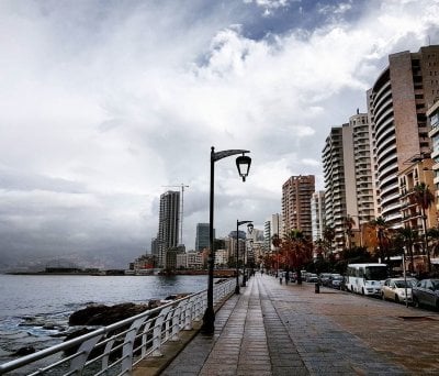 من الشحّ إلى الفيضانات… بيروت تغرق وفيديوهات المواطنين توثق الفوضى!
