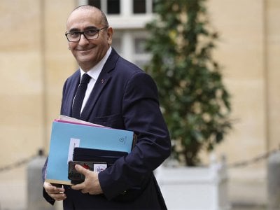  فتح صفحة جديدة... وزير فرنسي: زيارة قريبة إلى الجزائر