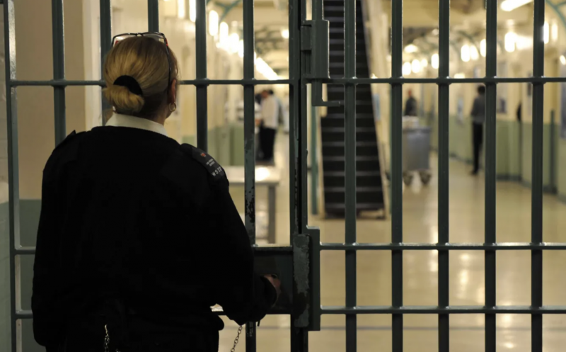 بالخطأ... إطلاق سراح 91 سجينًا يثير السخرية في بريطانيا