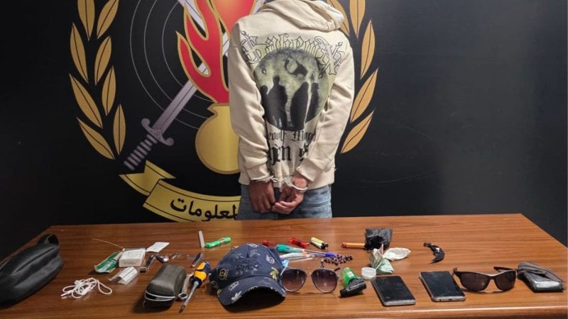  يُمعِن في السلب والنشل... مُنتحل صفة أمنية في قبضة "الأمن"