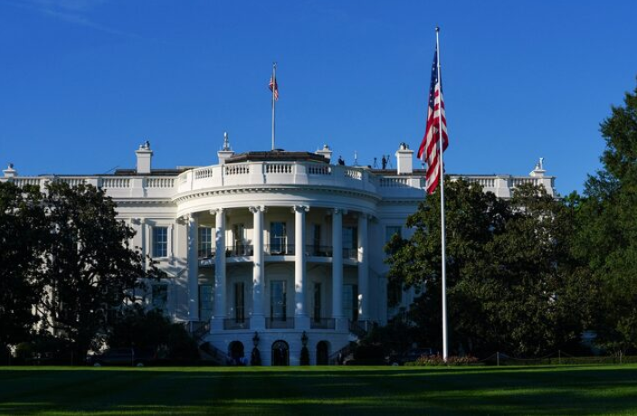 البيت الأبيض يضرب بعيدًا… "الرمح الجنوبي" يطارد شبكات المخدرات عبر نصف الكوكب