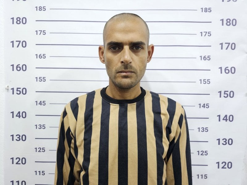 ملف صيدنايا يعود إلى الواجهة… اعتقال سجان شارك في الإعدامات الميدانية