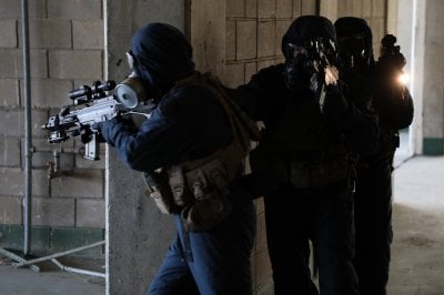 لمواجهة مخاطر كيميائية وإشعاعية… 