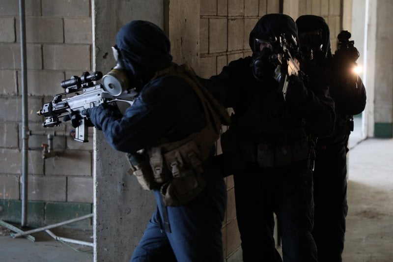 لمواجهة مخاطر كيميائية وإشعاعية… "الأمن العام" يشارك في تمرين ميداني (صور)