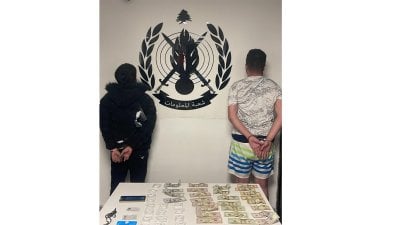 على درّاجة دون لوحات… 