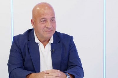 الحرب تقترب من البقاع والمهلة تضيق.. جوني منيّر: إنزالات إسرائيلية والمال “يخنق” الحزب.. وبري خارج العقوبات! 
