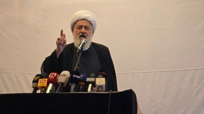 المسيحيون إخوتنا... الخطيب ينتقد الحكومة: لا إنجازات والدبلوماسية ضدّ إيران فقط (صور)
