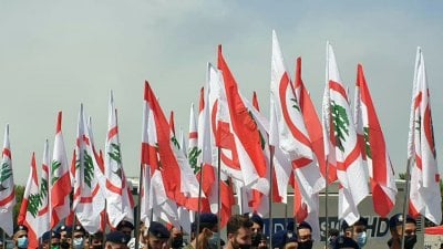 تصدّعات “القوات” في الاغتراب تُطيح بزخم التسجيل الانتخابي
