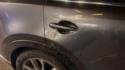 على أوتوستراد الخطر.. بيضة تُرمى وكمين يُفتح في لحظات (فيديو)