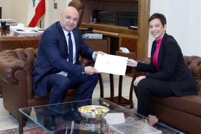 دعوة قبرصية  رسمية لعون