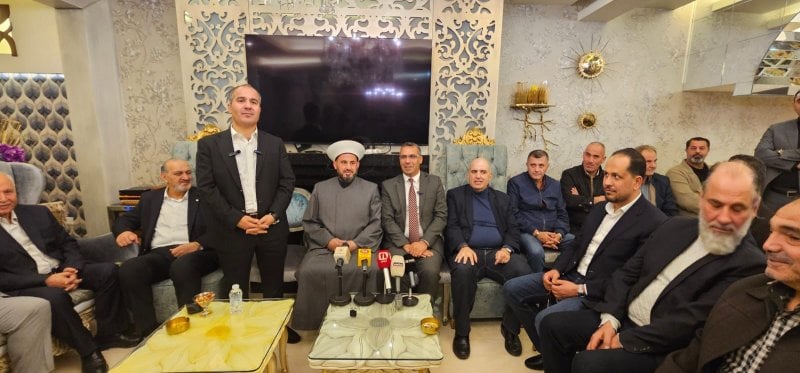 وزير الزراعة نزار هاني يعقد لقاء زراعيا ونقابيا حاشدا في دارة سعيد ياسين في مجدل عنجر (صور)
