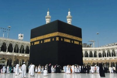 قبل موسم الحج… الأمن المصري يطيح بـ27 شركة سياحية وهمية