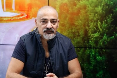 إسقاط الرئيس وقائد الجيش.. رودني حداد عن 