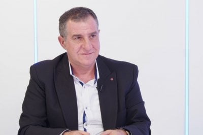 محمود شعيب يقرع “ناقوس النهاية”: غضبٌ يزلزل وصفقةٌ تتكشّف… وهذا لغزُ التسوية المنتظرة!
