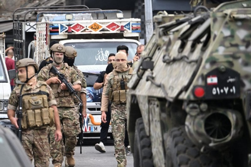 الجيش خارج دائرة الإستهداف... حراك سياسي 