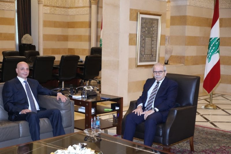 لقاء "لافت" بين الرئيس سلام وأحمد هاشمية