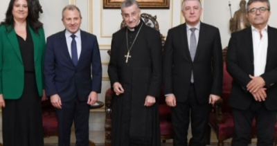 من الصرح البطريركي… باسيل يحذّر من “جريمة انتخابية” تُحاك في الكواليس