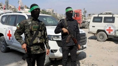 لقاء حاسم في القاهرة: حماس تبحث مع المخابرات المصرية تثبيت اتفاق غزة