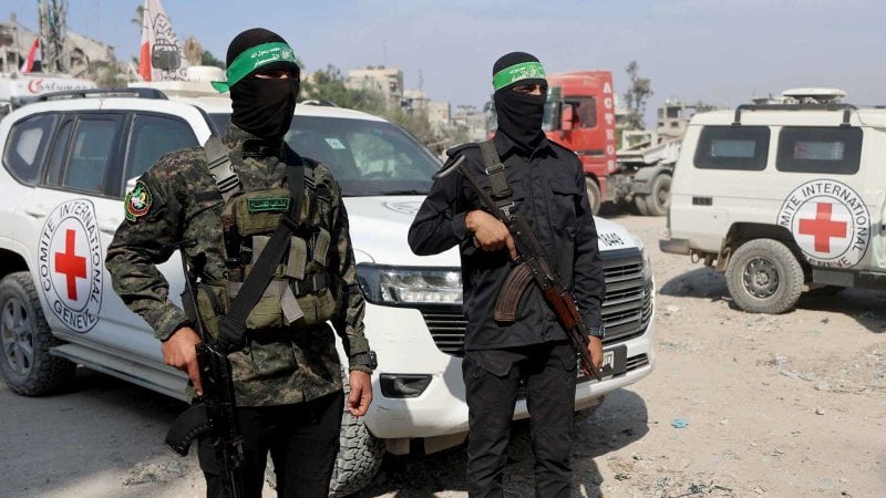 لقاء حاسم في القاهرة: حماس تبحث مع المخابرات المصرية تثبيت اتفاق غزة