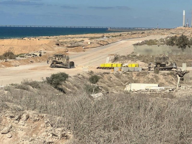 الجيش الإسرائيلي يزعم استهداف عناصر مسلّحة اجتازت الخط الأصفر