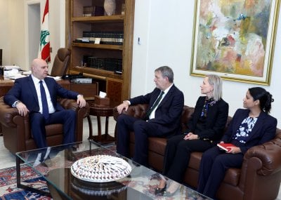 عون يلتقى لازاريني: تثبيت دور 