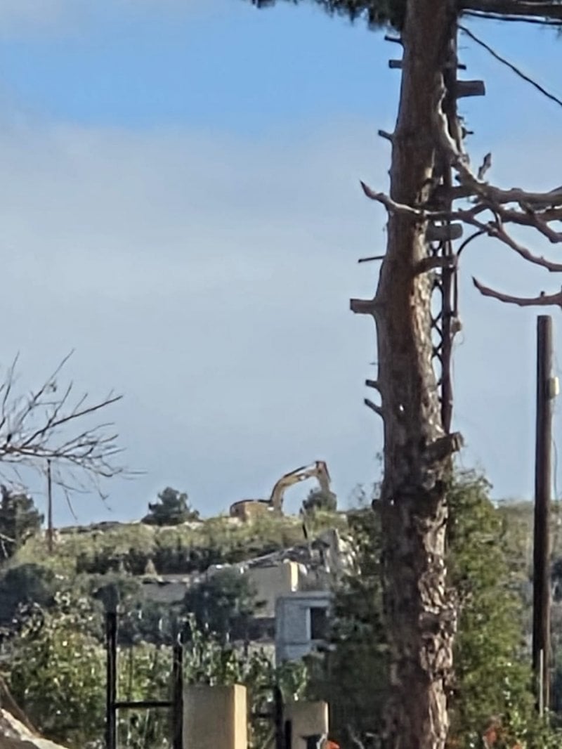 على مرأى من الأهالي… بالفيديو: أعمال تجريف اسرائيلية في الجنوب