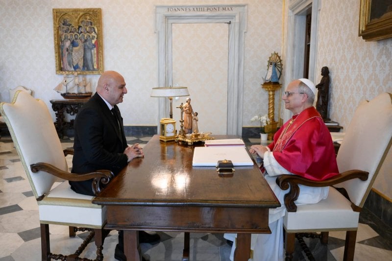 قبل أيام من وصوله… البابا لاوون الرابع عشر يوجّه رسائل طمأنة للبنانيين