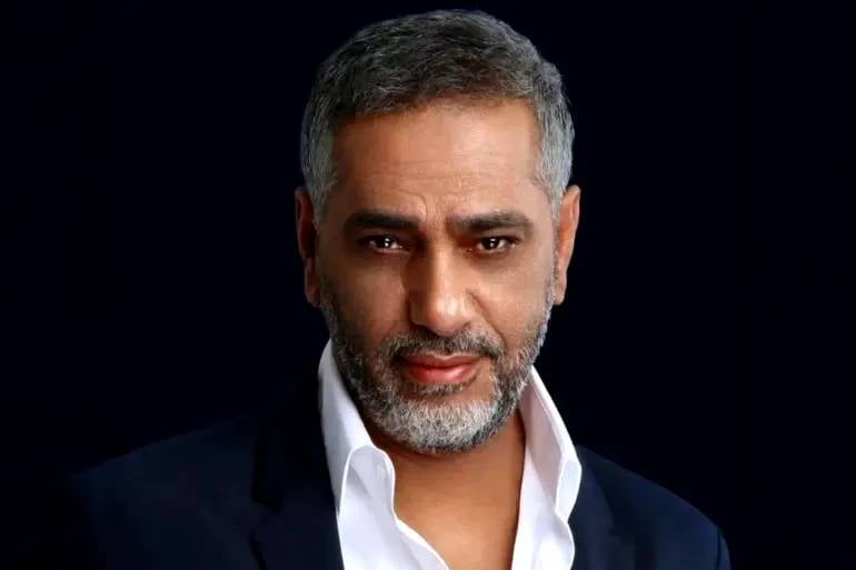 جلسة سريعة وحاسمة... محاكمة فضل شاكر تُرحَّل إلى هذا التاريخ!
