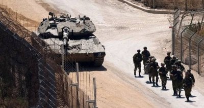 الجيش الإسرائيلي يزعم اعتقال ثلاثة عناصر في جنوب سوريا (فيديو)