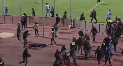 كأس بوليفيا يتحوّل الى فوضى… 17 بطاقة حمراء في دقيقتين (فيديو)