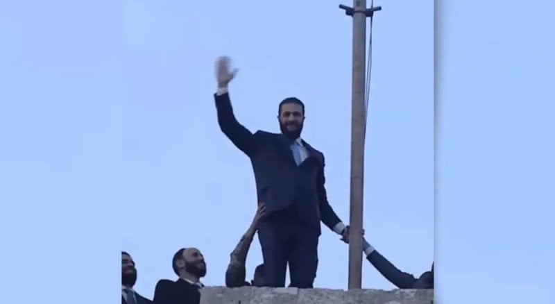 في الذكرى الأولى لـ"تحرير حلب"... الشرع يخاطب المحتشدين من قلعة المدينة (فيديو)