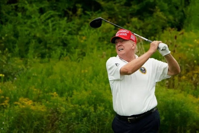 ترامب يتحدّى بايدن… نزال رئاسي على أرض الغولف!