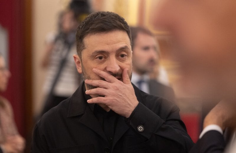 فضيحة فساد تضرب كييف… زيلينسكي يفقد السيطرة بعد استقالة يرماك