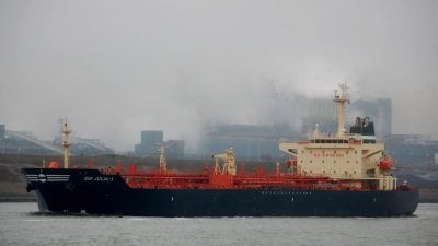 باخرة هوك 3: تدخل سياسي لخفض الغرامة
