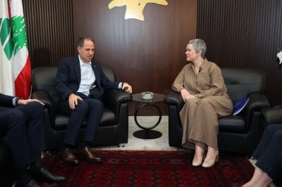 الجميّل خلال لقائه سفيرة الاتحاد الأوروبي: الاستقرار يبدأ باعادة القرار العسكري والأمني إلى الدولة